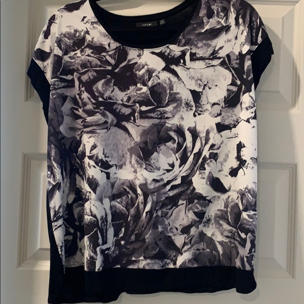 Apt. 9 short sleeve top